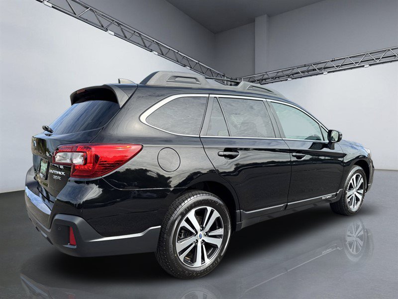 Used 2018 Subaru Outback 3.6R Limited AWD/4WD image 7