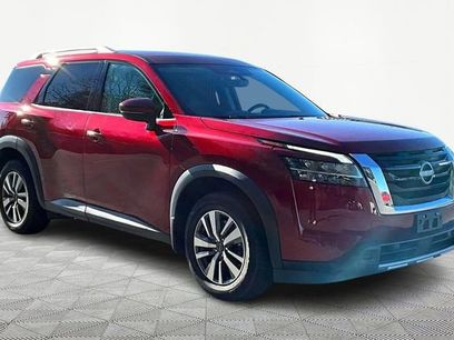Used 2023 Nissan Pathfinder SL