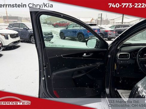 Used 2018 Kia Sorento LX image 14