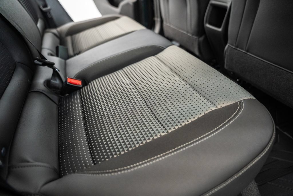 New 2026 Chevrolet Trax LT w/ Sunroof Package FWD image 33