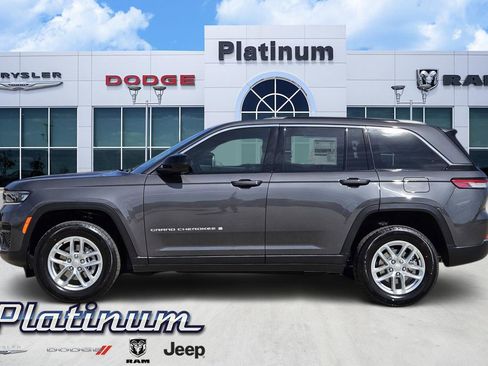 New 2026 Jeep Grand Cherokee Laredo image 3