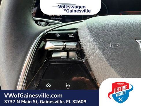 Used 2024 Cadillac Lyriq Tech RWD image 21