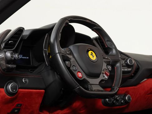 Used 2018 Ferrari 488 Spider RWD image 28