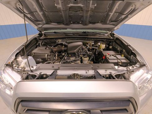 Used 2022 Toyota Tacoma SR w/ SR Convenience Package image 39