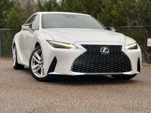 Used 2025 Lexus IS 300 w/ Comfort Package image 74