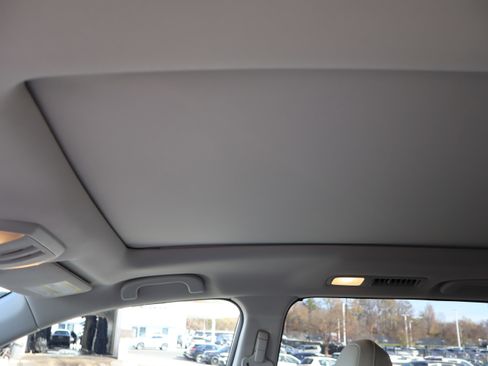 Used 2024 Subaru Ascent Limited w/ Technology Package image 18