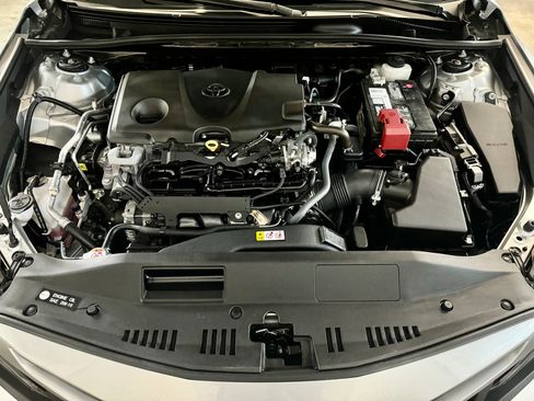 Used 2023 Toyota Camry SE image 9