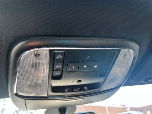 Used 2021 Jeep Grand Cherokee Laredo X image 31