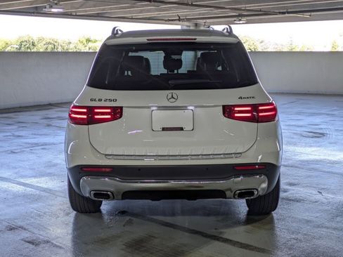 New 2025 Mercedes-Benz GLB 250 4MATIC image 6