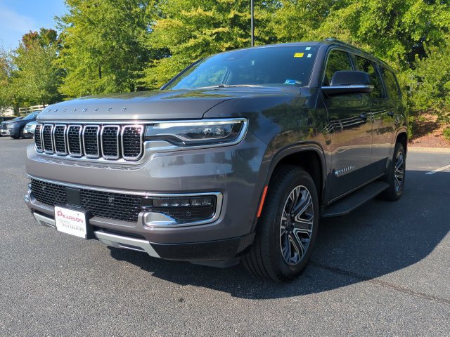 Used 2025 Jeep Wagoneer Series II AWD/4WD image 8