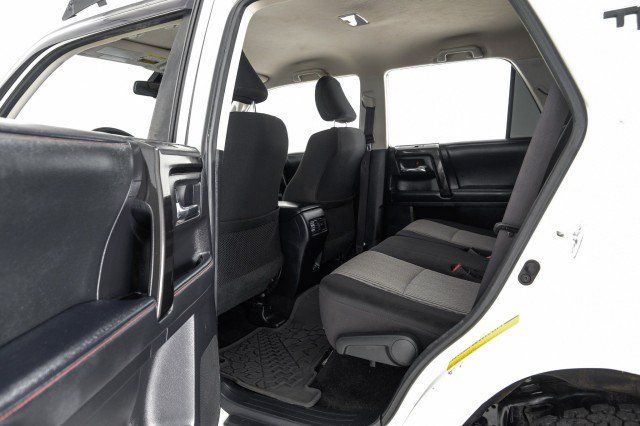 Used 2020 Toyota 4Runner TRD Off-Road AWD/4WD image 43