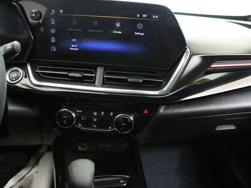 Used 2025 Chevrolet Trax RS w/ Driver Confidence Package FWD image 18