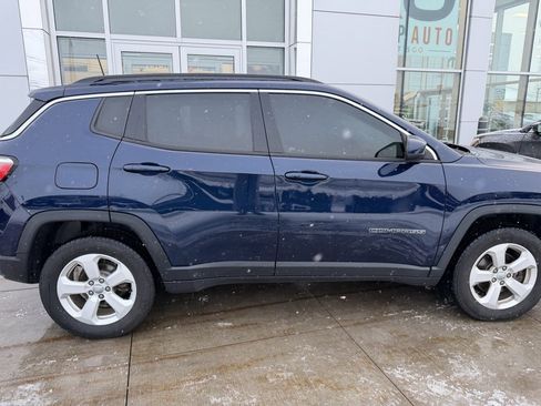 Used 2019 Jeep Compass Latitude w/ Cold Weather Group image 11
