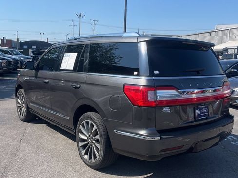 Used 2018 Lincoln Navigator Select AWD/4WD image 4