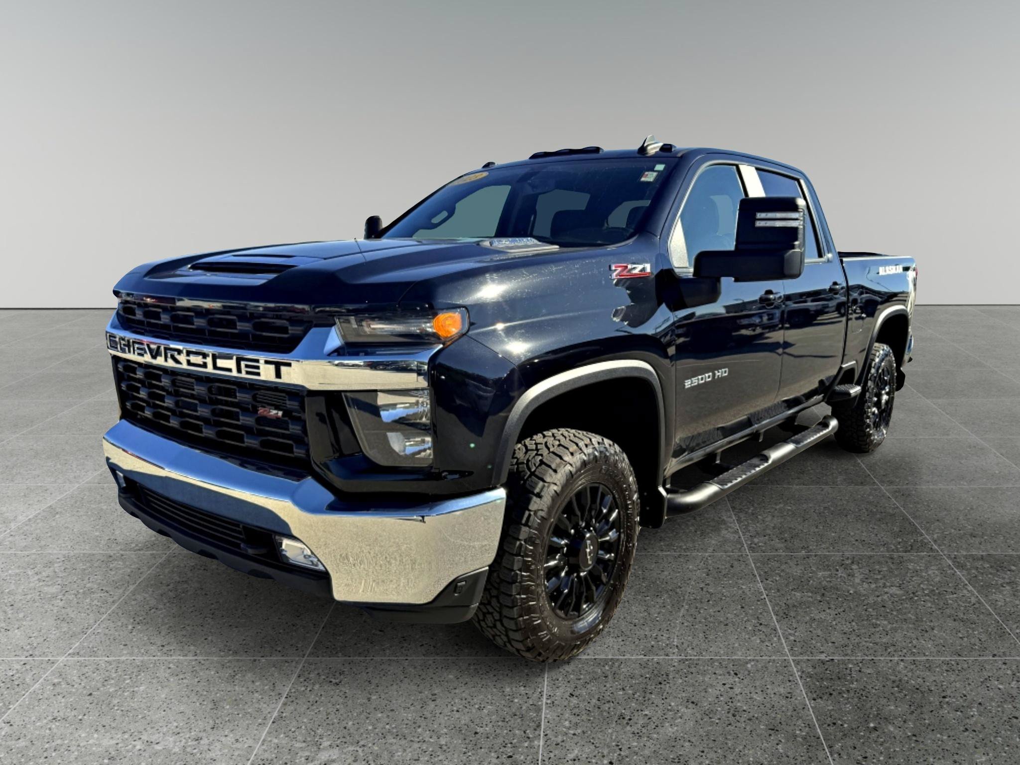 Used 2023 Chevrolet Silverado 2500 LT w/ Convenience Package AWD/4WD image 1