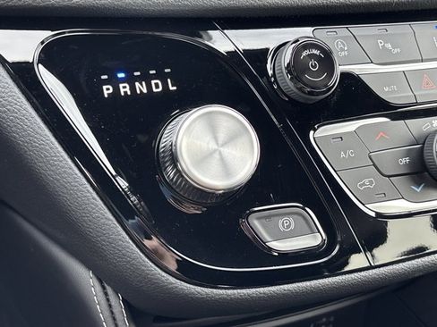 New 2026 Chrysler Pacifica Limited image 38