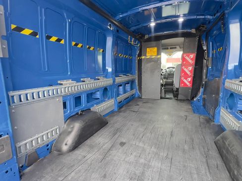 Used 2019 Ford Transit 250 148 Medium Roof image 16