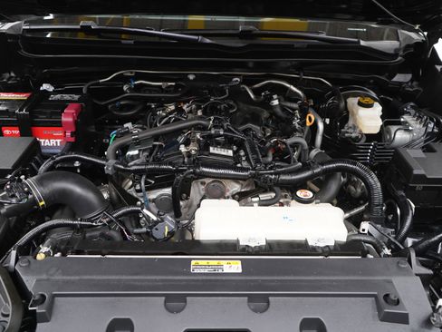 Used 2024 Toyota Tacoma TRD Off-Road AWD/4WD image 30