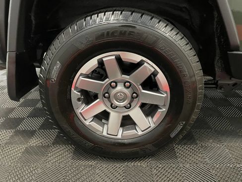 Used 2014 Toyota FJ Cruiser 2WD w/ Convenience Package image 16
