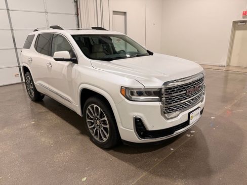 Used 2022 GMC Acadia Denali w/ Denali Ultimate Package image 3