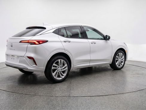 Used 2025 Buick Envista Preferred FWD image 9