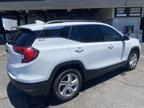 Used 2019 GMC Terrain SLE w/ Driver Convenience Package FWD image 5