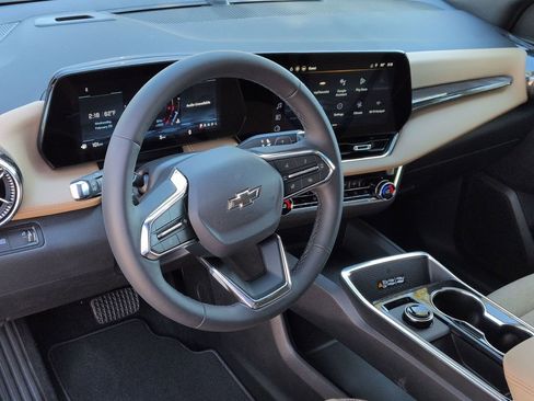 New 2026 Chevrolet Equinox ACTIV w/ Safety and Technology Package FWD image 9