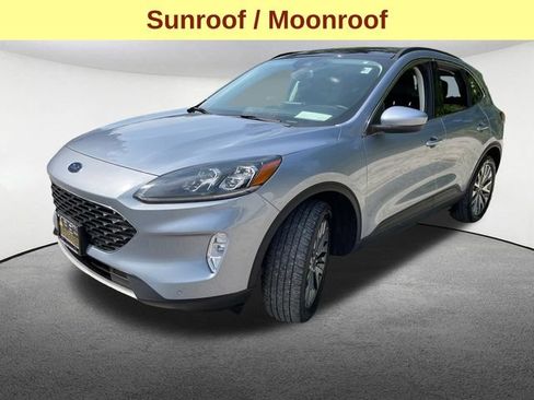 Used 2022 Ford Escape Titanium w/ Class II Trailer Tow Package AWD/4WD image 5