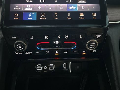 Used 2023 Jeep Grand Cherokee L Summit w/ Advanced Protech Group IV image 29