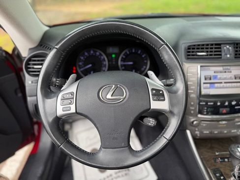 Used 2011 Lexus IS 250C w/ Luxury Pkg RWD image 21