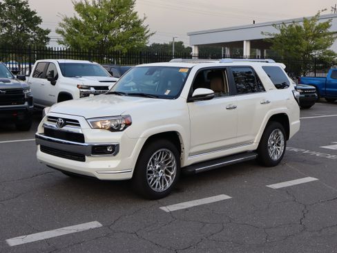 Used 2023 Toyota 4Runner Limited AWD/4WD image 5