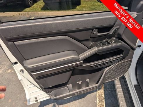 Used 2026 Toyota 4Runner TRD Off-Road Premium AWD/4WD image 14
