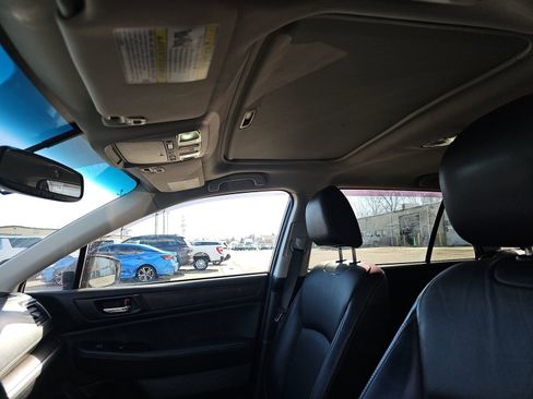 Used 2018 Subaru Outback 2.5i Limited w/ Popular Package #2 image 12