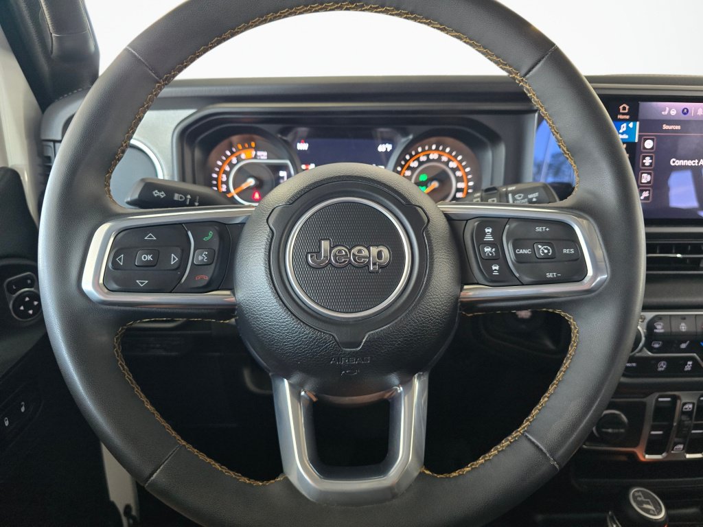 Used 2025 Jeep Wrangler Unlimited Sahara AWD/4WD image 21