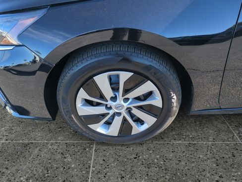 Used 2025 Nissan Altima 2.5 S image 14