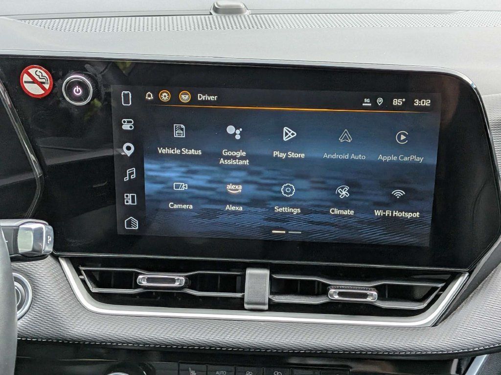 Used 2025 Chevrolet Equinox LT w/ Convenience Package II FWD image 17