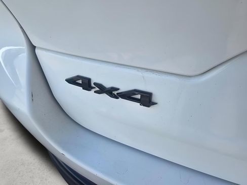 Used 2024 Jeep Grand Cherokee Altitude image 16