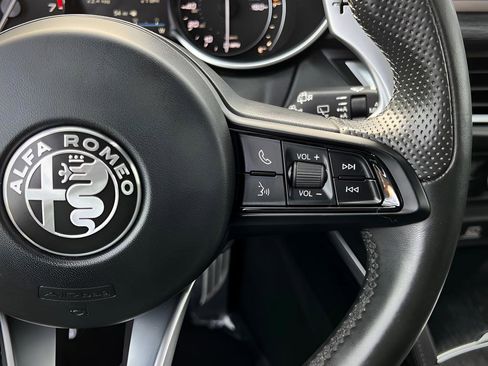 Used 2023 Alfa Romeo Stelvio Sprint image 43