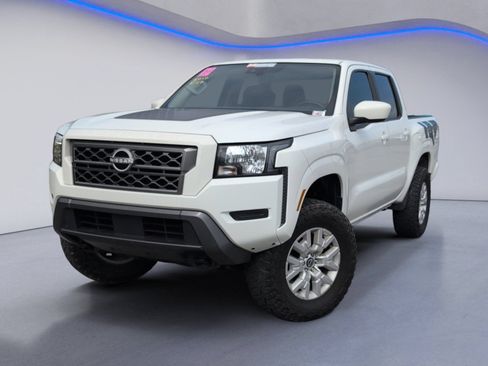 Used 2023 Nissan Frontier SV w/ Technology Package AWD/4WD image 2