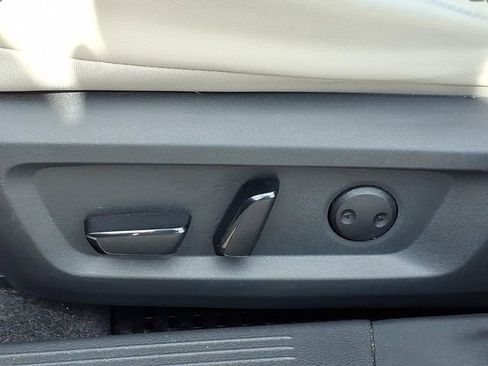 Used 2023 Nissan Rogue SV w/ SV Premium B Package image 18