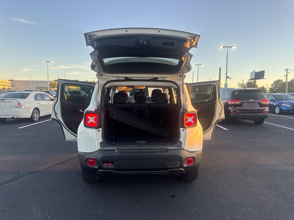 Used 2021 Jeep Renegade Trailhawk AWD/4WD image 42