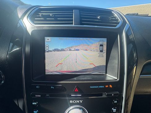 Used 2017 Ford Explorer Limited image 27
