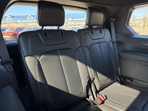 Used 2024 Jeep Grand Cherokee L Limited w/ Luxury Tech Group II image 14