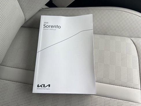 Certified 2025 Kia Sorento X-Line EX image 27