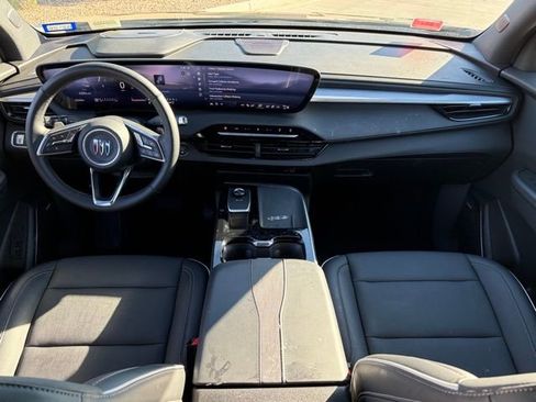 Used 2025 Buick Enclave Preferred image 11