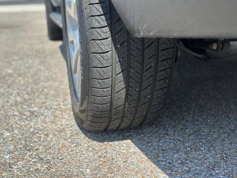Used 2018 GMC Yukon Denali image 13