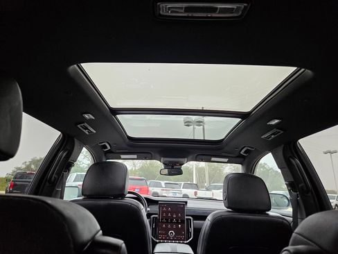 Used 2024 GMC Acadia AT4 w/ Luxury Package AWD/4WD image 36