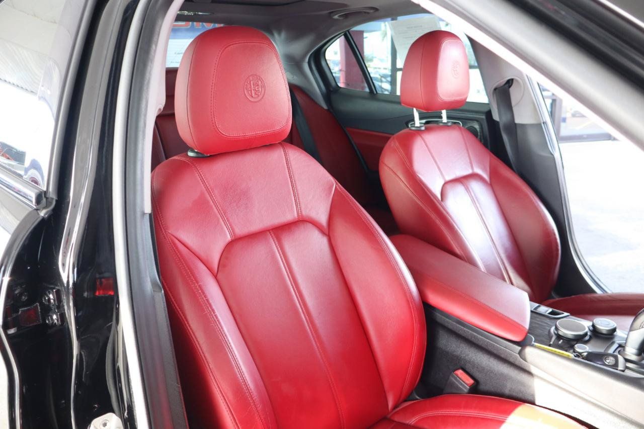 Used 2019 Alfa Romeo Giulia w/ Quick Order Package 22K Sport RWD image 43