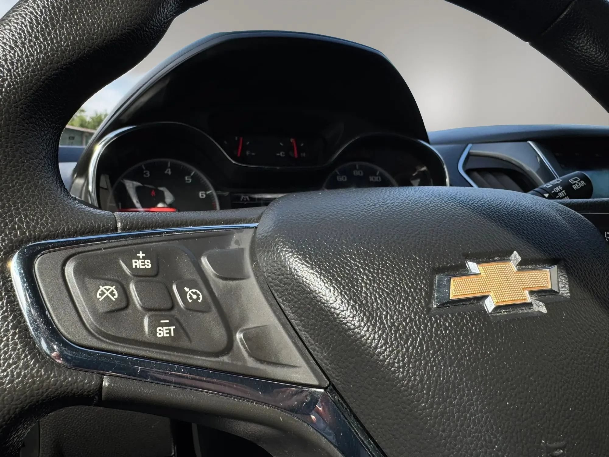 Used 2019 Chevrolet Cruze LS w/ LS Convenience Package FWD image 17