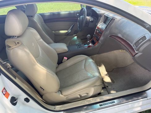 Used 2009 INFINITI G37 Journey w/ Premium Pkg RWD image 7